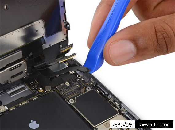 iphone 6s plus怎么更换电池？iphone 6s plus更换电池图解教程