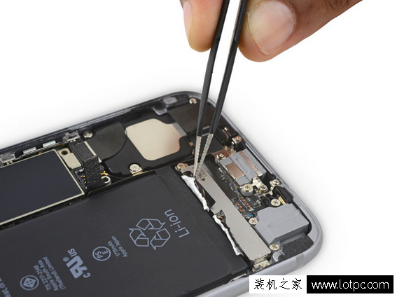 iphone 6s plus怎么更换电池？iphone 6s plus更换电池图解教程