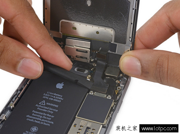 iphone 6s plus怎么更换电池？iphone 6s plus更换电池图解教程